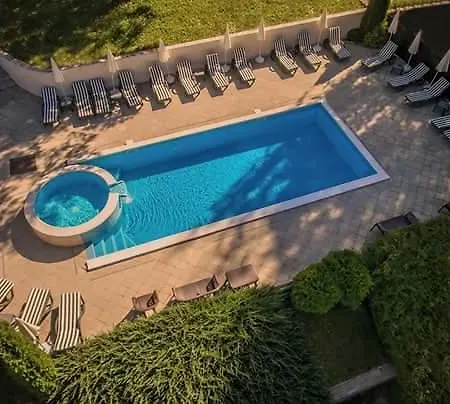 Perfect Hotel *